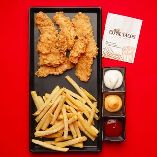 8 Crispy Chicken Tenders & 2 Frites & 3 Sauces