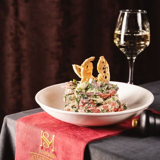 კიტრი პომიდვრის სალათა ნიგვზით