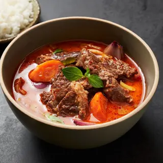 Red curry beef[Carne com curry vermelho]