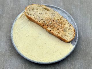 Збите масло з пармезаном (100g)