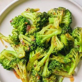 43.BROCOLI A LA PLANCHA
