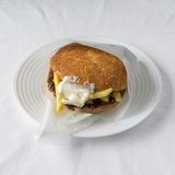 Телешки бургер (440г)