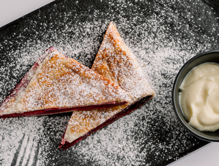 Ispod mjeseca boje trešanja