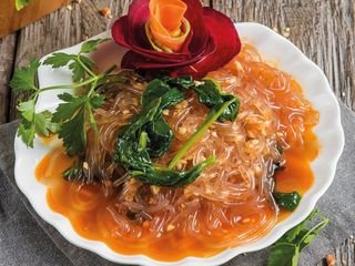 Фунчоза со шпинатом