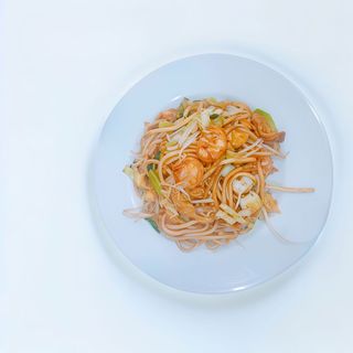 139. Ramen con gamberi e verdure saltato