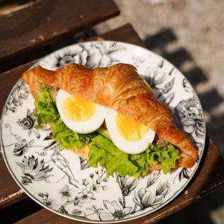 Круасан Тунець