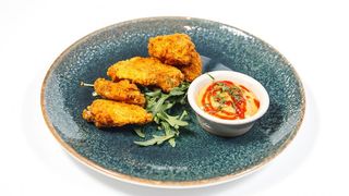 Aripioare de pui in crusta cu sos picant