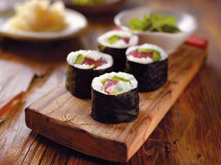 Maki Atún, aguacate y queso 8uds