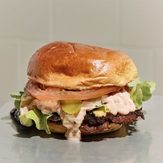 Classic Chata’s Burger