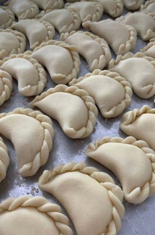 Zamrznuti Varenyky slatkim sirom