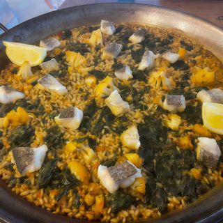Paella de bacalao