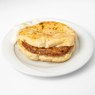 Pljeskavica punjena sirom