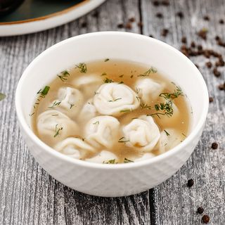 Пельмени с бульоном 