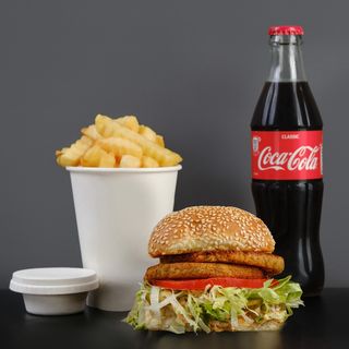 ვეგანური ბურგერის კომბო