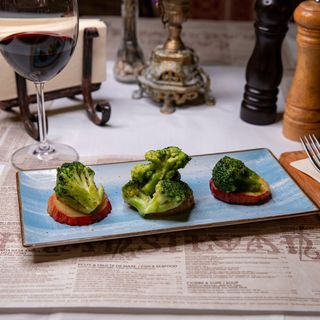 Broccoli cu mere coapte 