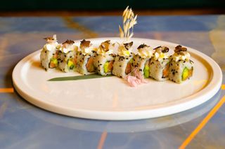 105 Uramaki amaebi tartufo roll