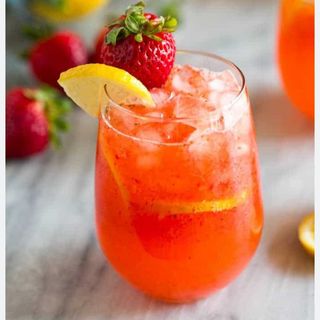 Strawberry lemonade
