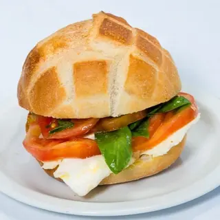 Panino pomodoro e mozzarella