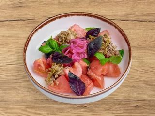 Sałatka z pomidorów z kachetyńskim olejem (350 g)