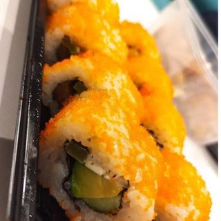 A05.California tobiko maki (8 pzs.)