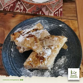 Baklava sa sladoledom