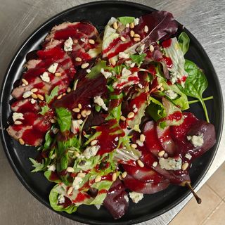 Ensalada Valeria con pato