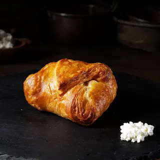 Plăcintă cu brânză dulce și unt