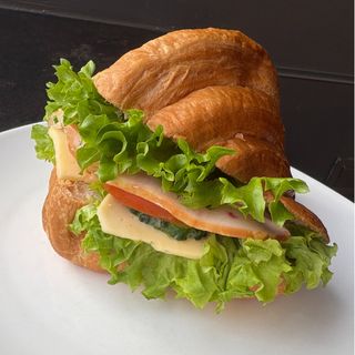 Круасан з баликом (1шт)