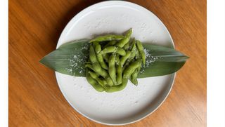 Fasolka edamame z solą morską