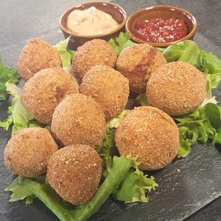 Croquetas caseras variadas