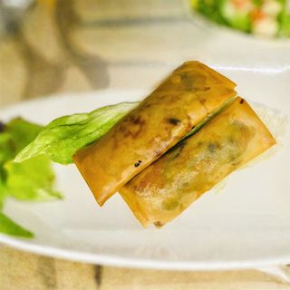 A6. Hijos De Rollo De Primavera (2 Uds.) 鸡肉卷