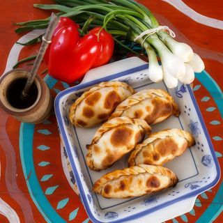 Empanada De Jamón Y Queso