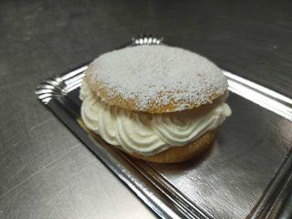 Bambas Rellenas De Nata