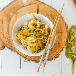 Spaghetti di riso con gamberi/pollo/manzo