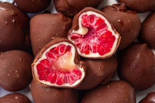 Малина-лимон у чорному шоколаді, 100 г