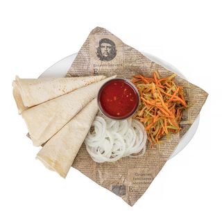 Экстра к шашлыку (салат, лук, соус, лаваш) (150г)