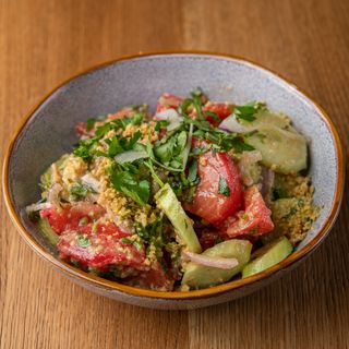 კიტრი-პომიდვრის სალათი ნიგვზით (350 გრ.)