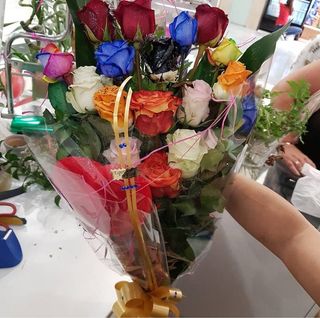 Ramo de 15 Rosas Multicolor