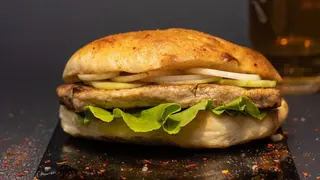 Bela vešalica 180g