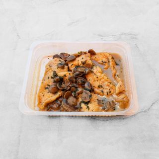 Scaloppine di pollo con funghi freschi