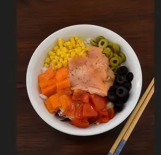 Salmone pokè