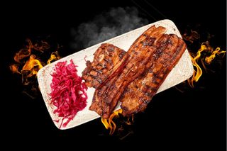 Piept de porc simplu marinat la gratar