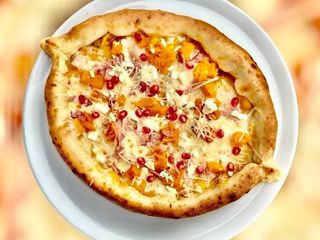 Хачапурі з кремом з хурми,печеним гарбузом,грудиною,та фетою (570g)