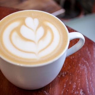 CAFÉ CON LECHE