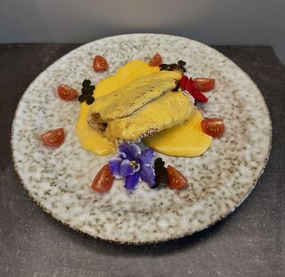 Куряча грудка з сиром Моцарелла під сирним соусом