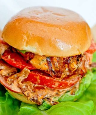 CHICKEN AND BACON BURGER XXL