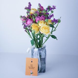 Bouquet + Vase + post card