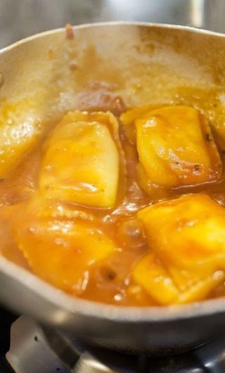 Tortelli di burrata al pomodoro