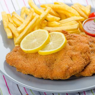 Piatto con cotoletta di pollo