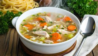 Домашна пилешка супа